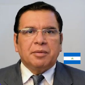 Dr. Efraín Toruño Solís